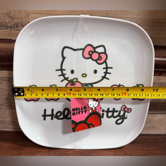 2024 Collection Hello Kitty & Apples 🍎 🎀 Set of 4 Melamine Plates -  NEW - Picture 6 of 8